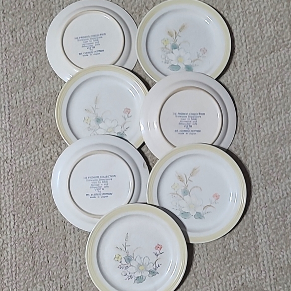 Vista by Mt. Clemens Pottery - Picture 1 of 4